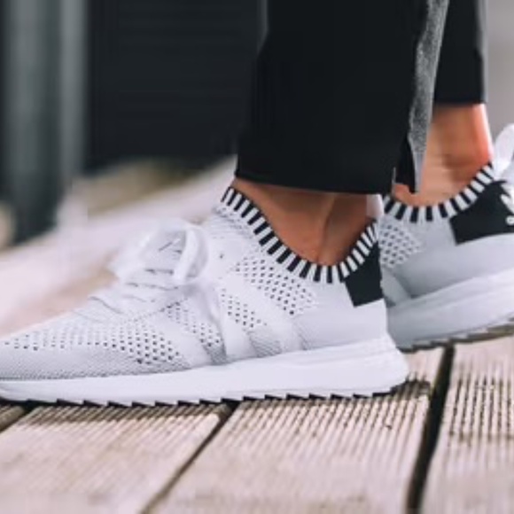 Adidas Flashback Primeknit Sneakers Size W8 - Picture 2 of 12